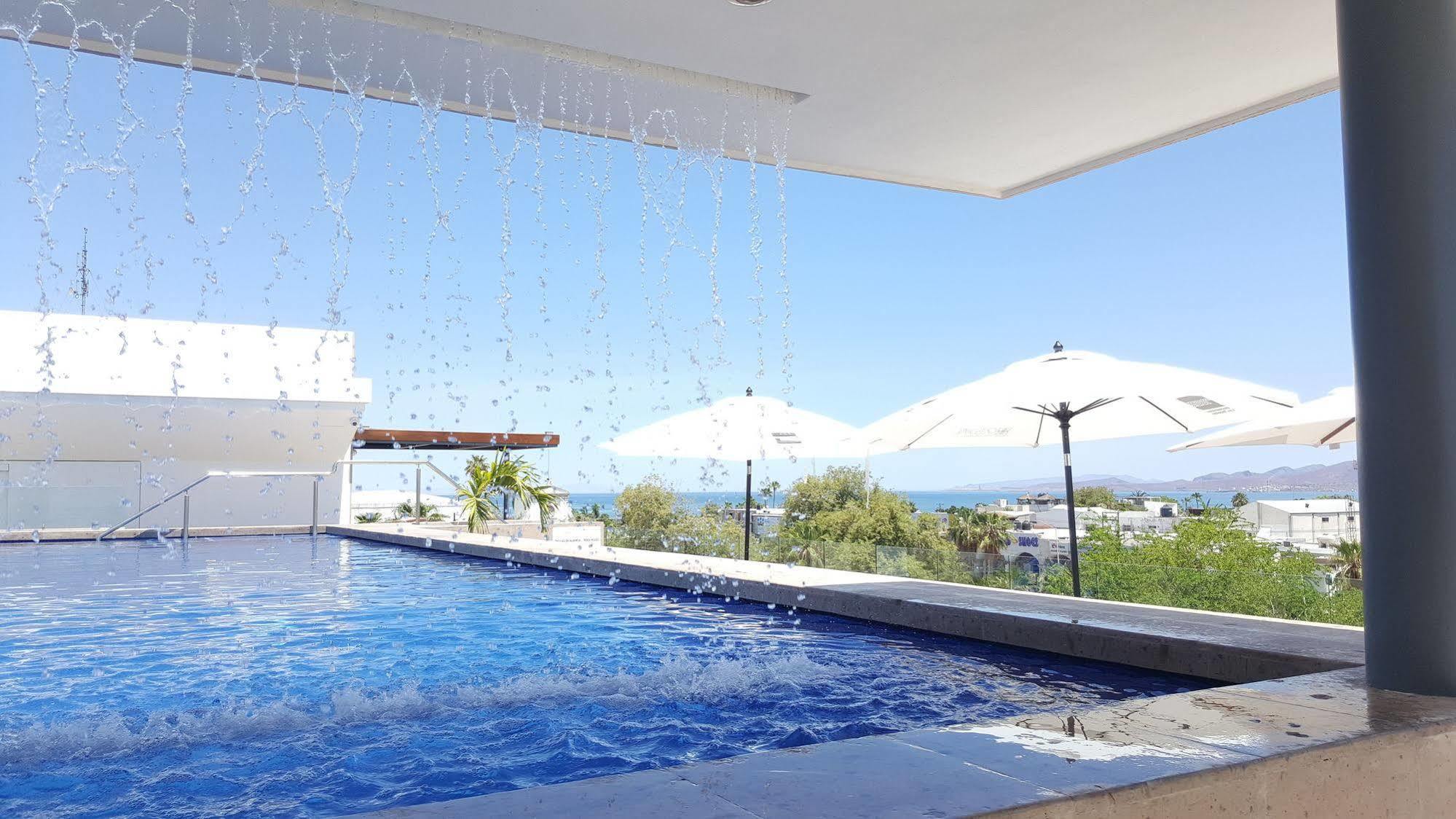 Hotel Catedral La Paz Exterior foto Rooftop pool at the Hotel